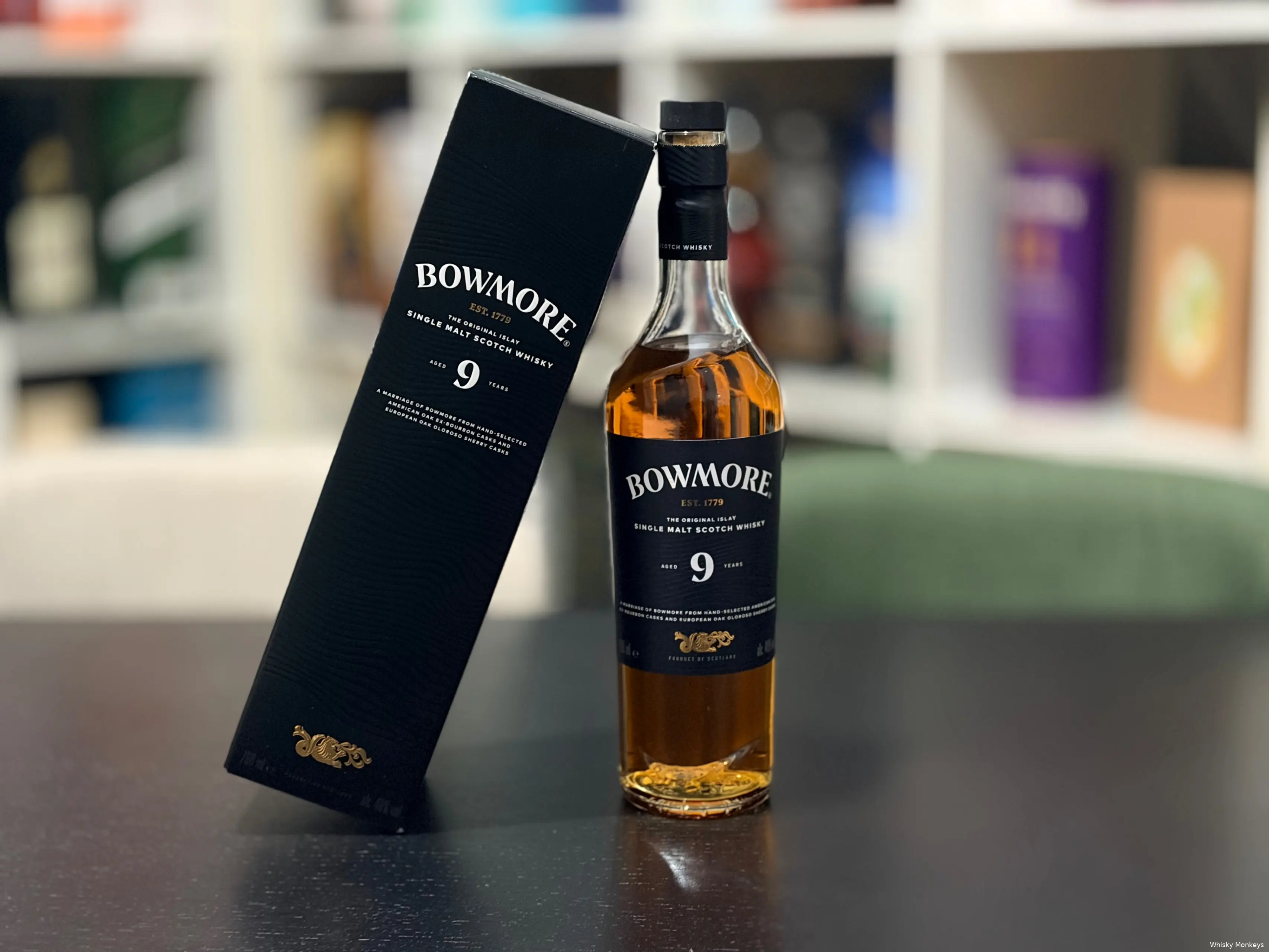 Bowmore 9 Year Old Whisky Review: Gentle peat, dried fruit, and